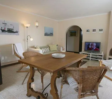 Holiday home Freistehendes Haus Mit Pool In Cabreras *