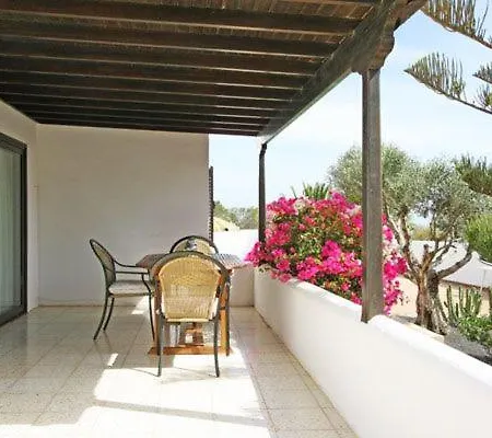 Freistehendes Haus Mit Pool In Cabreras بيت للعطل Nazaret